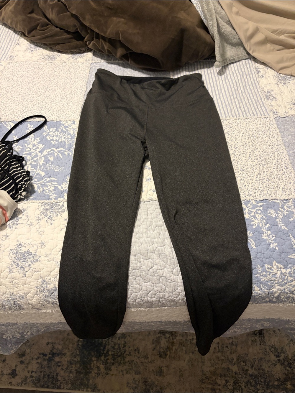 Women’s Dark Grey Black Stretch Knit Leggings